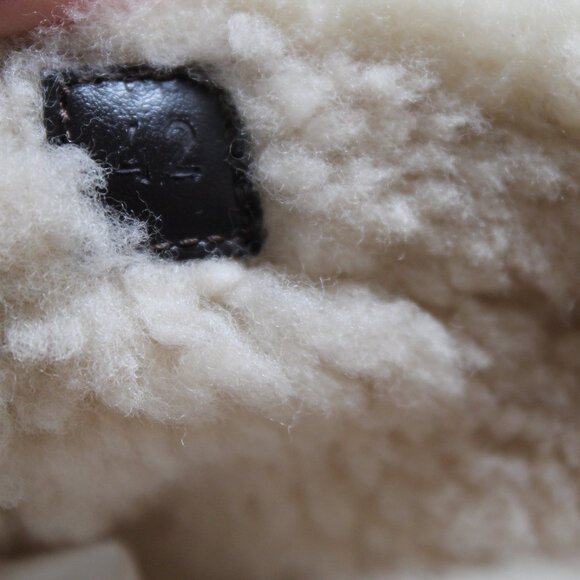 NWOB Bottega Veneta Genuine Shearling Bootie Boots 42 - Picture 9 of 9